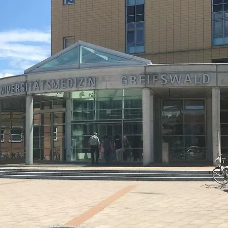 Direkt Am Ryck- Naehe Uni Und Kliniken جرايفسفالد